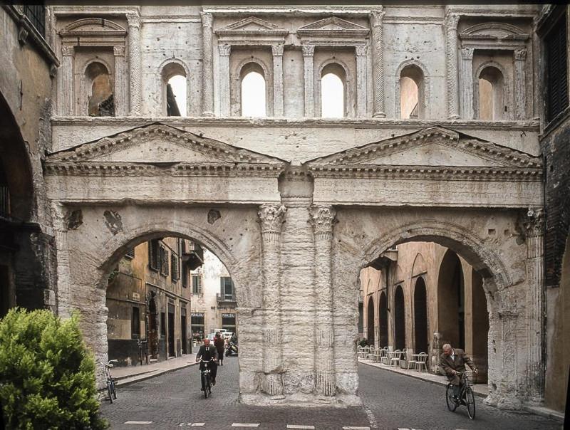 Arena - Verona Centro - Appartamento Elegante Buitenkant foto