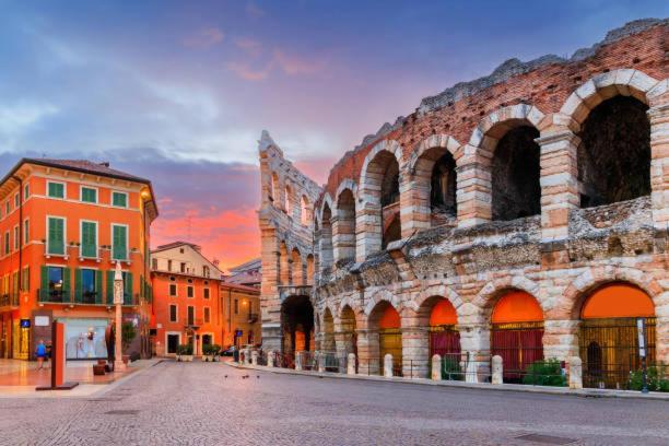 Arena - Verona Centro - Appartamento Elegante Buitenkant foto